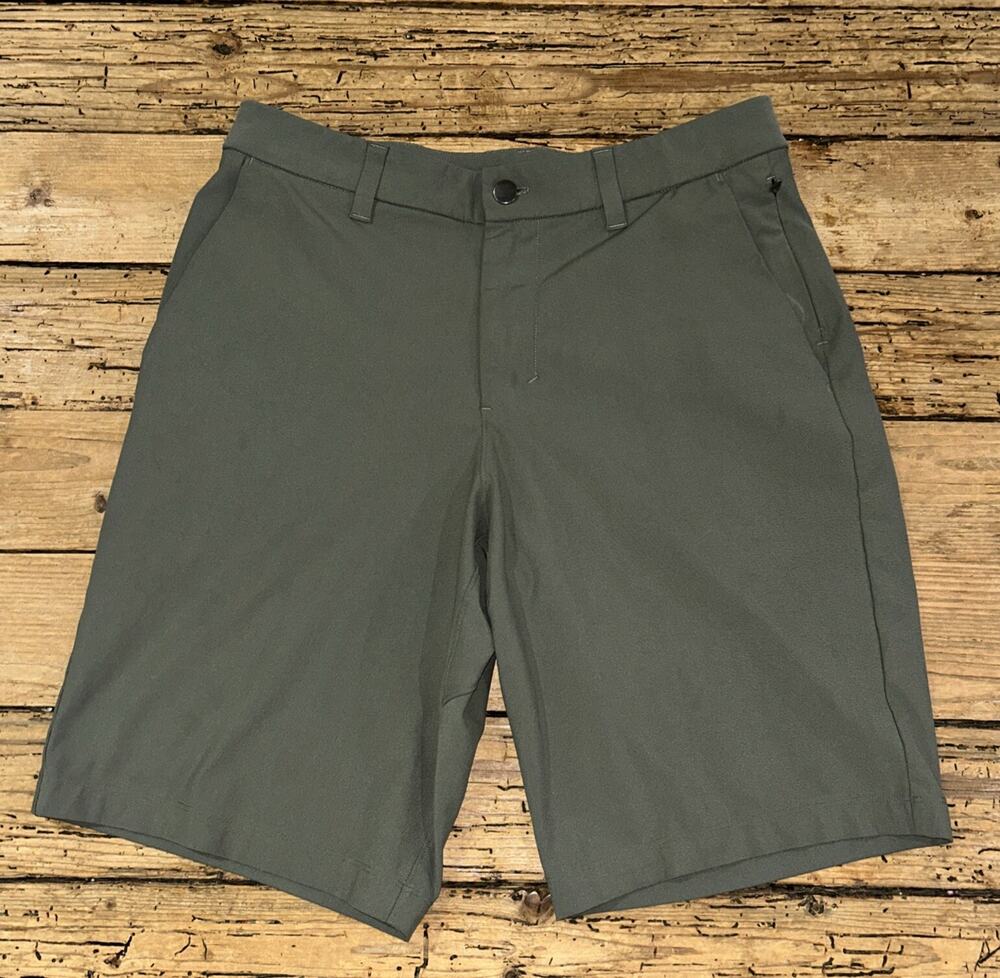 Lululemon Men’s Size 30 Dk Olive Commission Short Relaxed *Warpstreme EUC